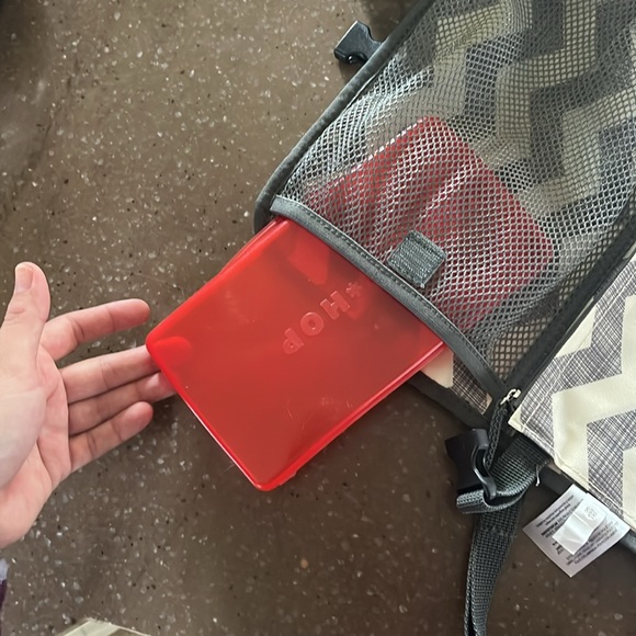 Skip hop diaper changing on the go. With wipe container - Picture 4 of 6